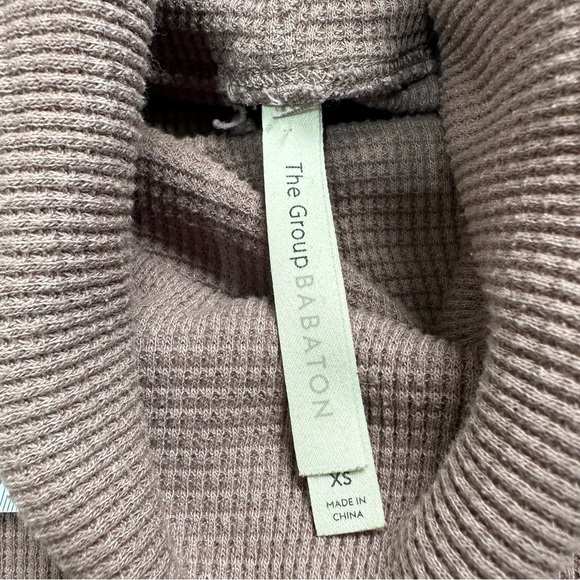 Aritzia The Group Babaton Thermal Cowlneck
Sweater Sz XS - Picture 4 of 8